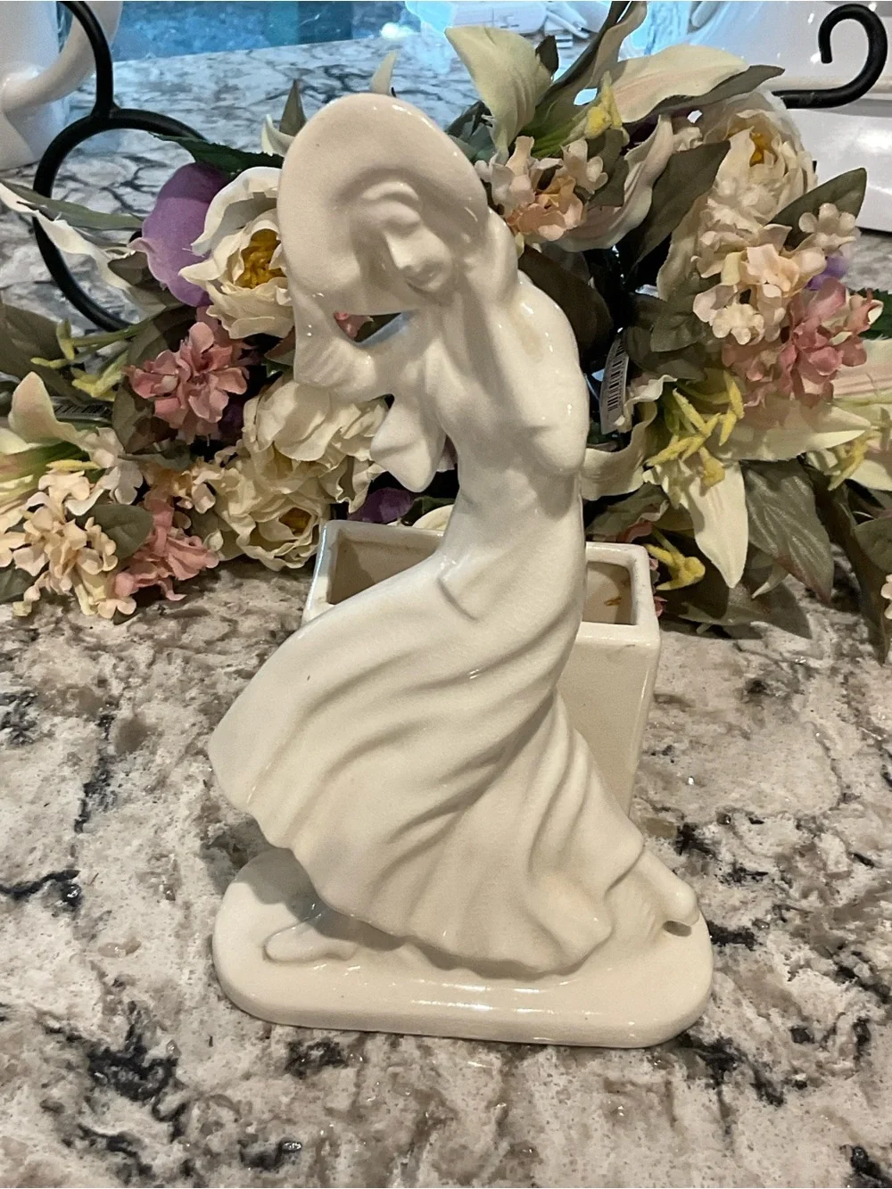BR-WINDY LADY-JAPAN-PORCELAIN 7 INCHES TALL CREAM COLORED